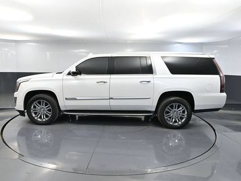 Used 2017 Cadillac Escalade ESV 4WD image 9
