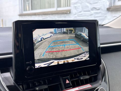 Used 2025 Toyota Corolla LE image 17