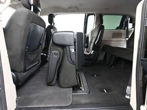 Used 2016 Dodge Grand Caravan SXT FWD image 33