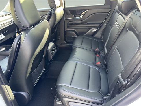 New 2026 Lincoln Corsair Premiere image 9