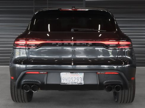 Certified 2025 Porsche Macan AWD/4WD image 10