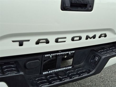 Certified 2022 Toyota Tacoma SR image 30