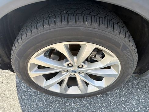 Used 2021 Ford Explorer Platinum w/ Equipment Group 601A AWD/4WD image 11
