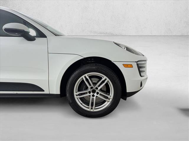 Used 2018 Porsche Macan AWD/4WD image 12