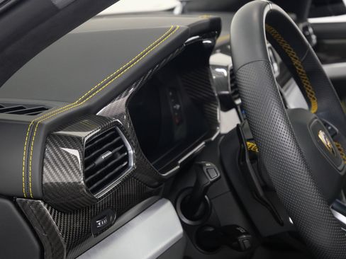 Used 2021 Lamborghini Urus image 30