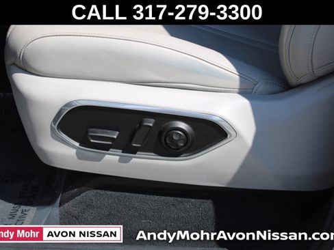 Used 2022 Jeep Wagoneer Series II w/ Premium Group I AWD/4WD image 16