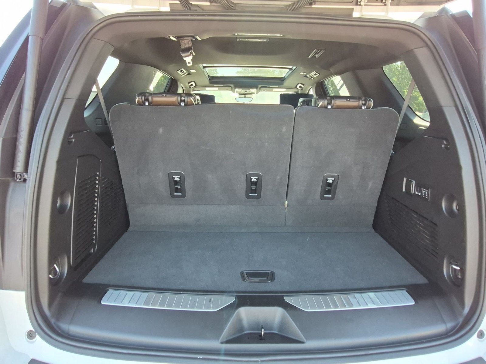 Certified 2025 GMC Yukon Denali Ultimate AWD/4WD image 27