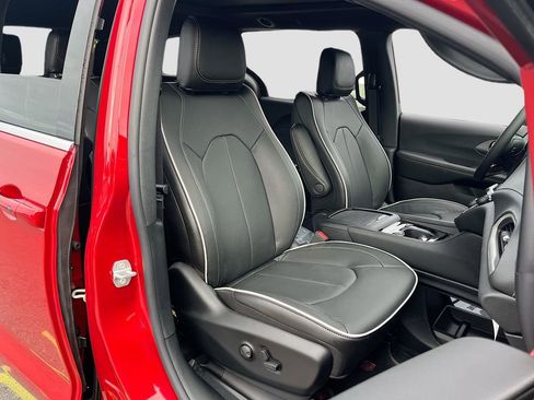 New 2027 Chrysler Pacifica Touring Plus FWD image 30