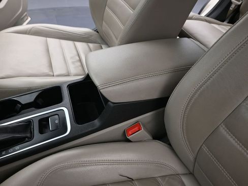 Used 2018 Ford Escape Titanium w/ Ford Safe & Smart Package image 14