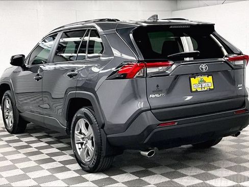Used 2024 Toyota RAV4 XLE AWD/4WD image 2