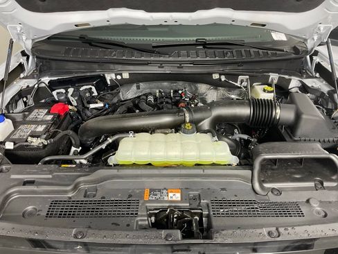 New 2026 Ford Expedition Platinum w/ Stealth Appearance Package AWD/4WD image 9