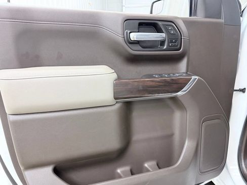 Used 2021 GMC Sierra 1500 SLT w/ SLT Premium Package AWD/4WD image 9