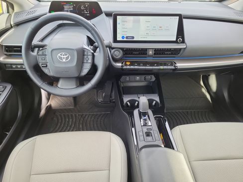 Certified 2025 Toyota Prius XLE image 20