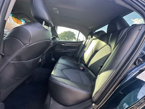 Used 2018 Toyota Camry SE FWD image 37