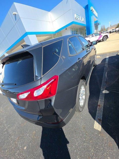 Used 2021 Chevrolet Equinox LS w/ LPO, Blackout Package FWD image 5