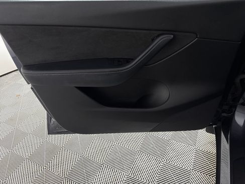 Used 2022 Tesla Model Y Performance AWD/4WD image 9