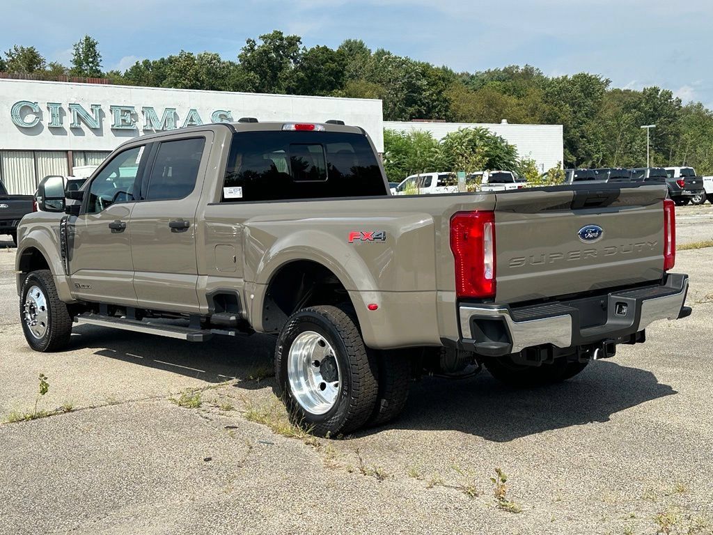 New 2026 Ford F450 XLT w/ FX4 Off-Road Package AWD/4WD image 34