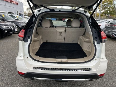 Used 2018 Nissan Rogue SL w/ Premium Package image 9