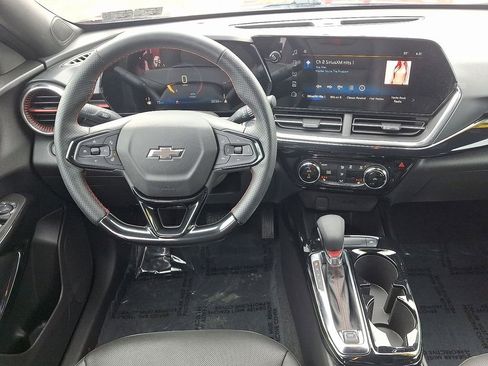 Certified 2025 Chevrolet Trax RS w/ Driver Confidence Package image 12