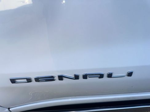 Used 2023 GMC Sierra 1500 Denali w/ Denali Reserve Package image 9
