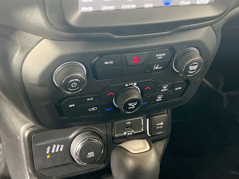 Used 2022 Jeep Renegade Limited w/ Sun, Sound & Wheels Group image 16