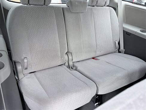 Certified 2020 Toyota Sienna LE image 17