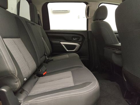 Used 2022 Nissan Titan SV RWD image 19