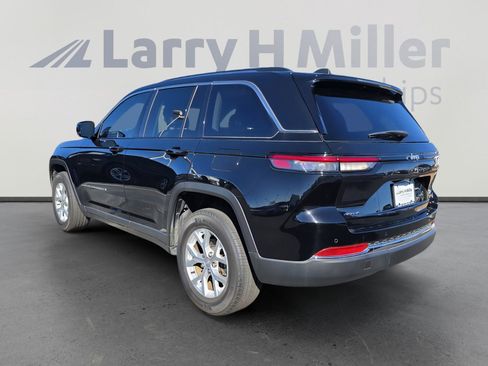 Used 2023 Jeep Grand Cherokee Limited w/ Trailer Tow Prep Group (B) image 3