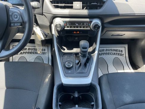 Used 2023 Toyota RAV4 LE AWD/4WD image 10