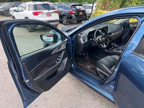 Used 2017 MAZDA MAZDA3 Touring image 9