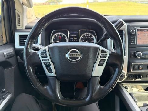 Used 2019 Nissan Titan PRO-4X w/ Pro-4x Convenience Package AWD/4WD image 20
