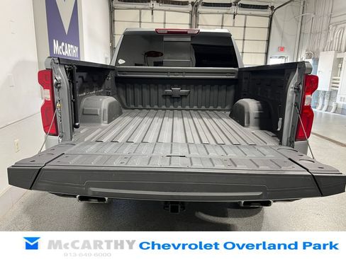 Used 2024 Chevrolet Silverado 1500 LT Trail Boss w/ Convenience Package II AWD/4WD image 7