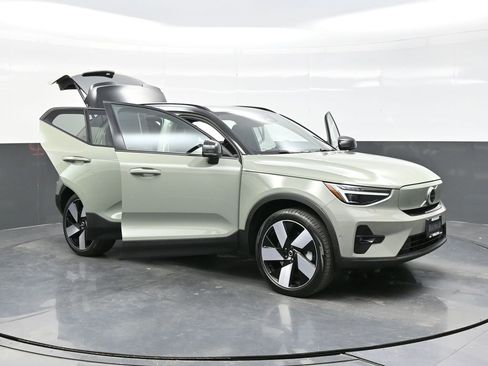 Used 2023 Volvo XC40 Recharge Ultimate w/ Protection Package Premier image 40