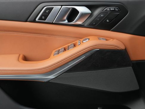 Certified 2025 BMW X7 xDrive40i image 31