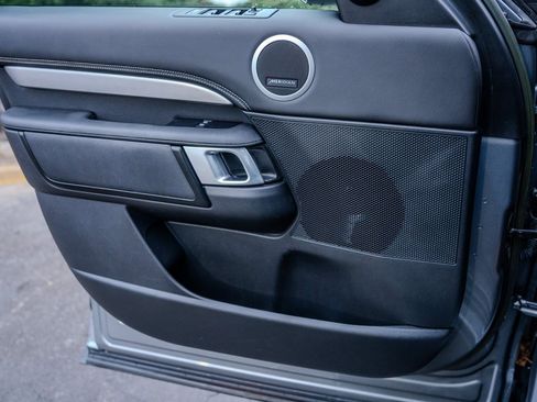 Used 2023 Land Rover Discovery S R-Dynamic image 15