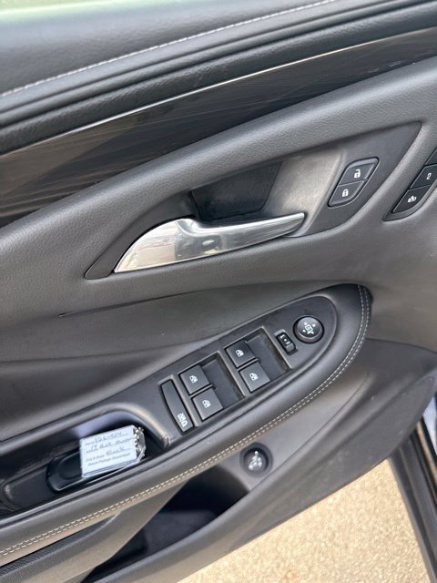 Used 2019 Buick Envision Essence FWD image 13