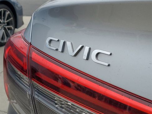Certified 2024 Honda Civic Sport image 9