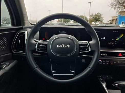Certified 2025 Kia Sorento S image 21