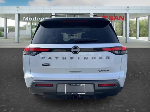 New 2026 Nissan Pathfinder Platinum image 4