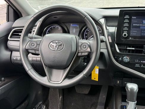 Used 2024 Toyota Camry SE image 13