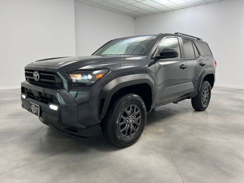 Used 2025 Toyota 4Runner SR5 image 3