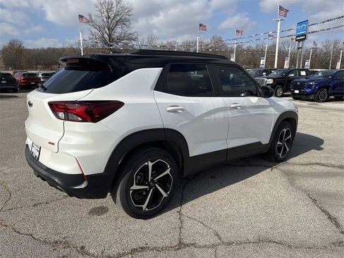 Used 2023 Chevrolet TrailBlazer RS w/ Sun and Liftgate Package image 7