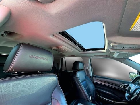 Used 2018 GMC Yukon Denali w/ Denali Ultimate Package image 17