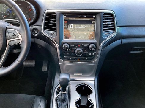Certified 2018 Jeep Grand Cherokee Altitude image 11