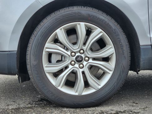 Used 2023 Ford Edge Titanium AWD/4WD image 9