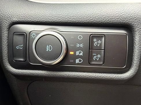 Used 2023 Ford Explorer XLT w/ Equipment Group 202A AWD/4WD image 29