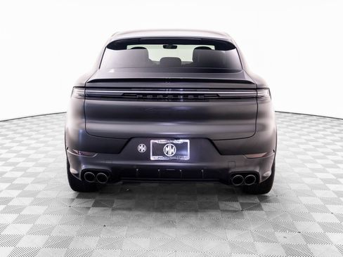 Certified 2025 Porsche Cayenne GTS AWD/4WD image 10