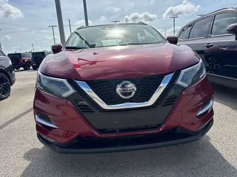 Used 2021 Nissan Rogue Sport SL w/ Premium Package FWD image 2