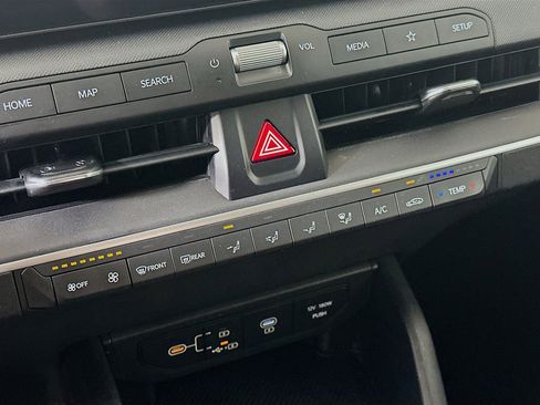 Used 2025 Kia K4 LXS image 24