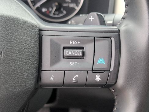 Used 2025 Nissan Rogue SV FWD image 28